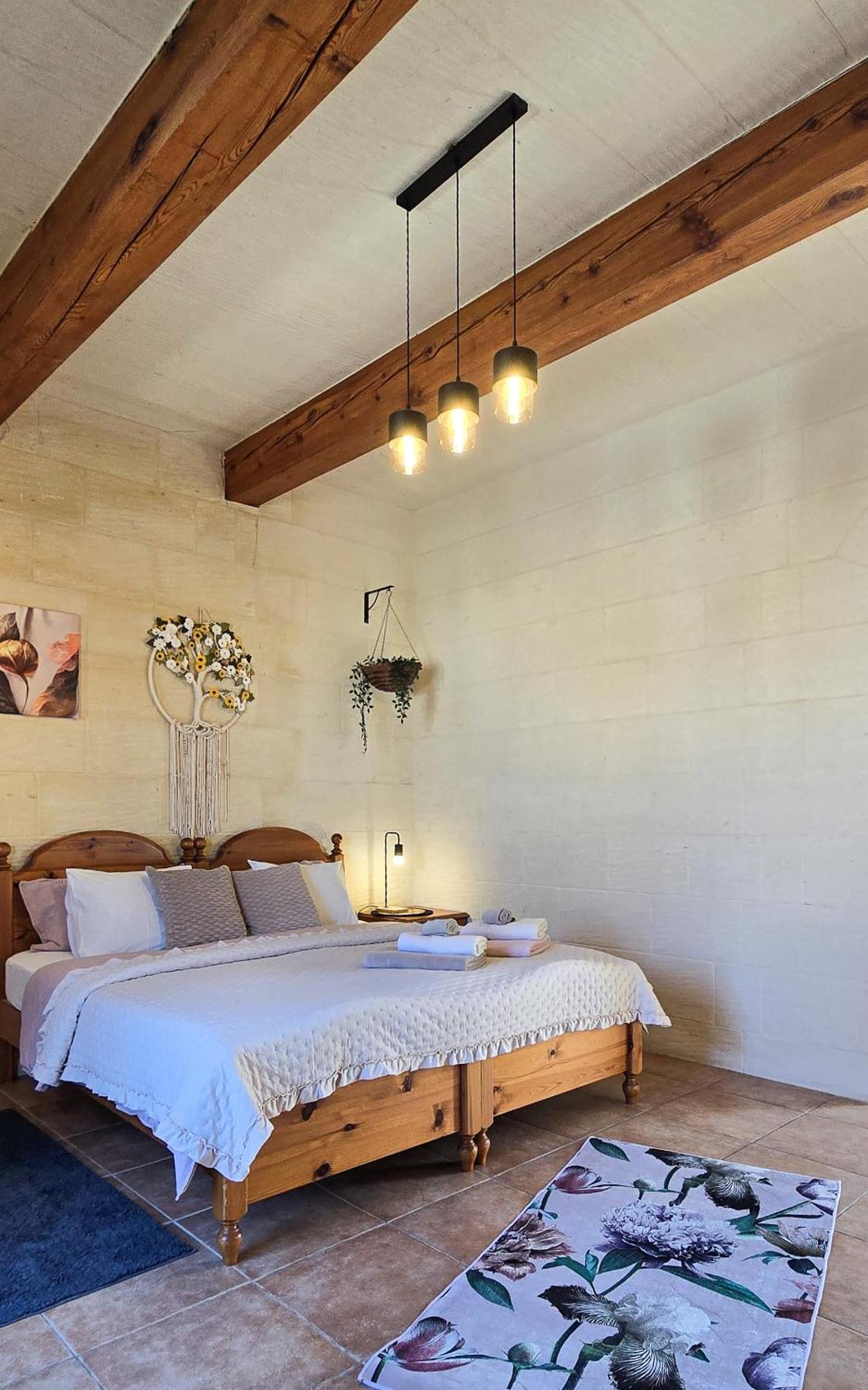 Moonshine Villa Nadur Bagian luar foto