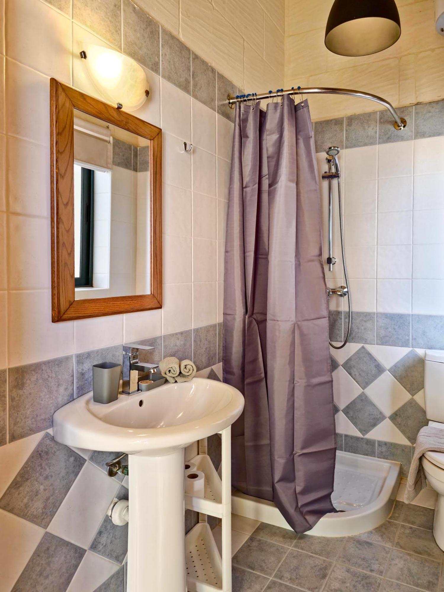 Moonshine Villa Nadur Bagian luar foto