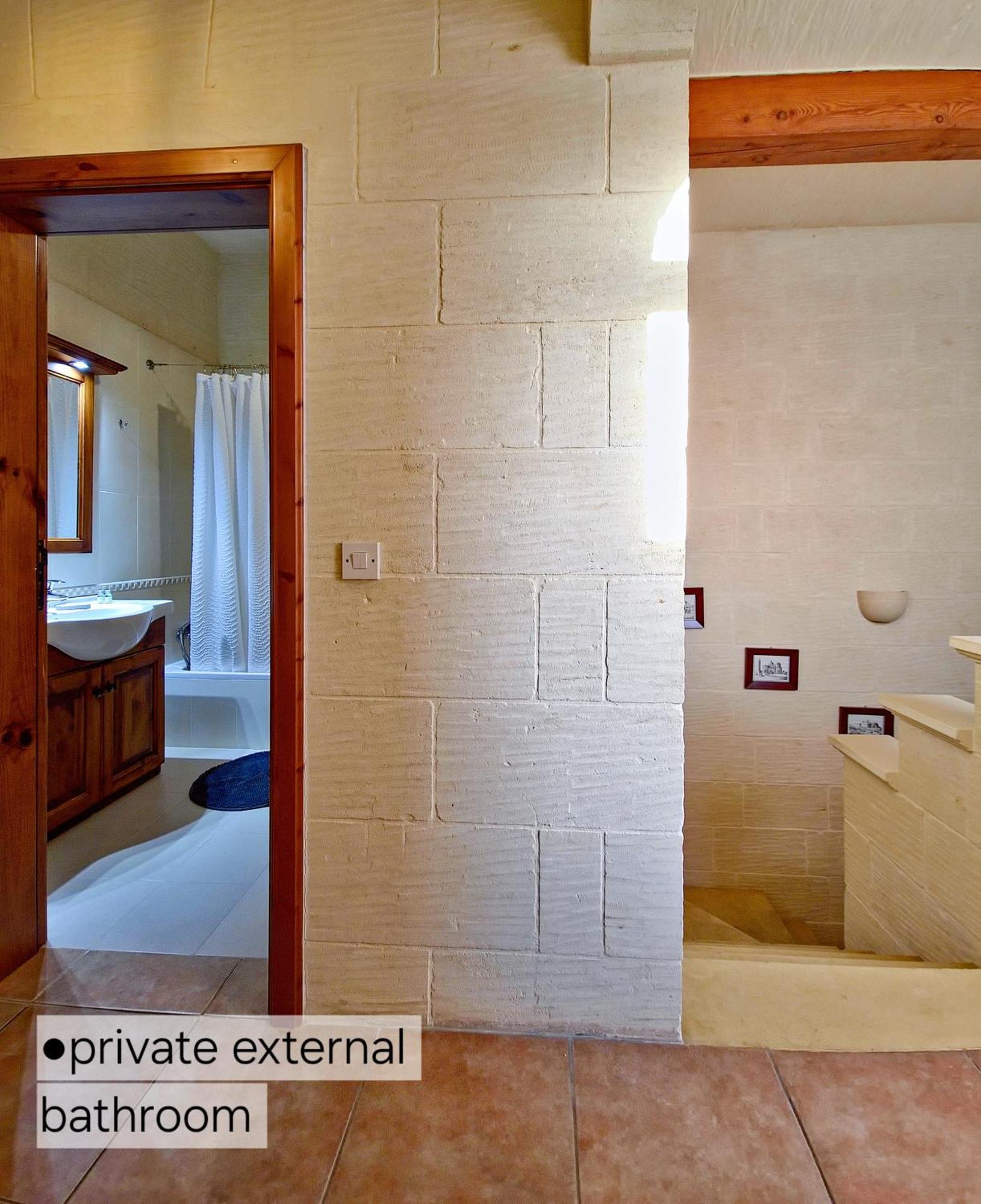 Moonshine Villa Nadur Ruang foto